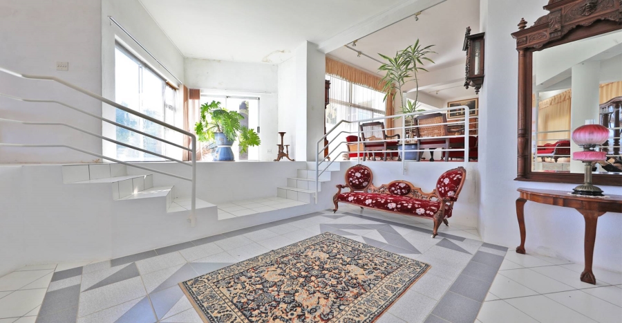 5 Bedroom Property for Sale in Plattekloof Western Cape
